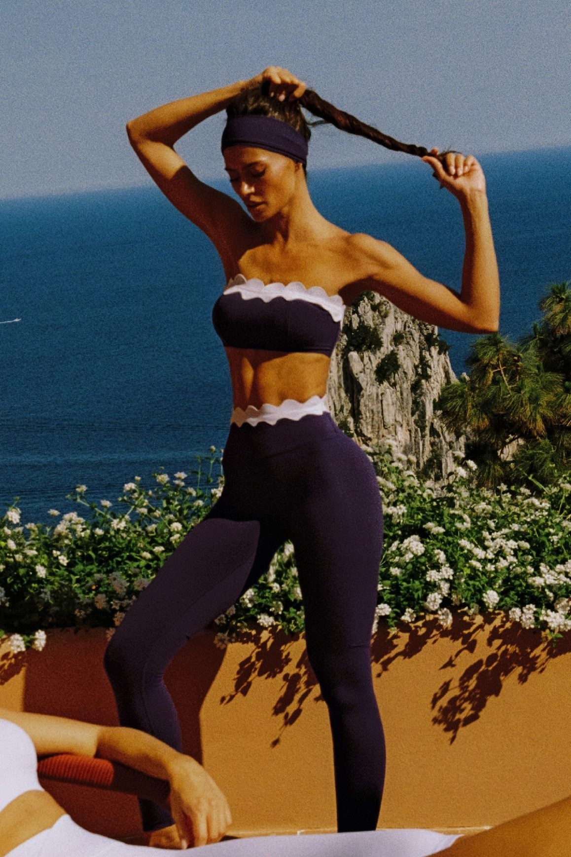 Scallop Contrast Scrunch Legging - Midnight/Capri