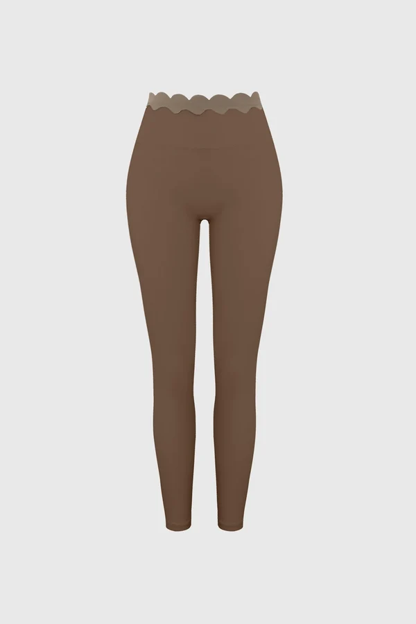 Scallop Contrast Scrunch Legging - Truffle/Almond