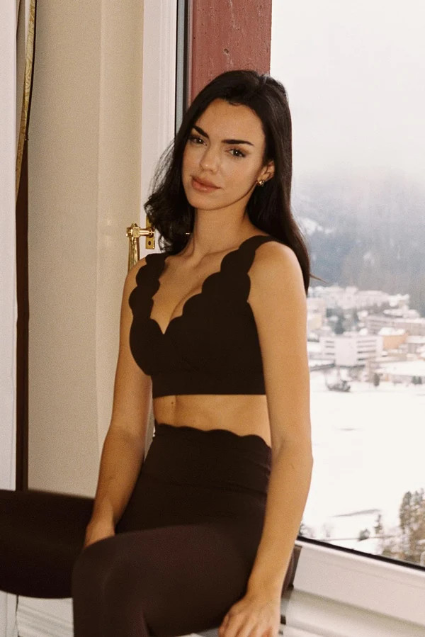 Soufflé Sports Bra - Velvet Fig