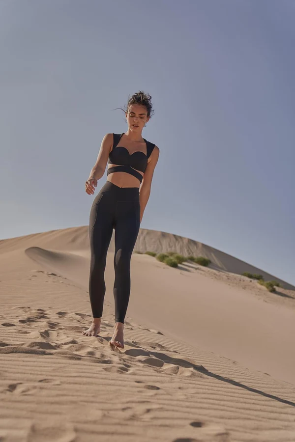 V-Waist Utility Legging - Black