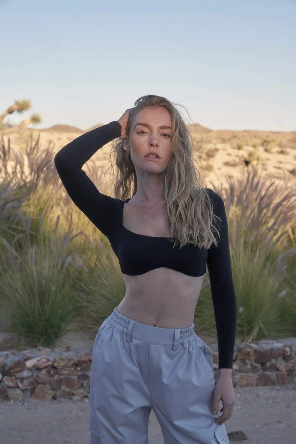 WISKII Long Sleeve Bra - Black